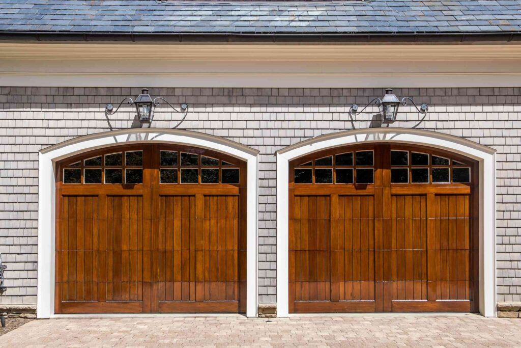 Basic Types of Garage Doors 3 Basic Types of Garage Doors 1