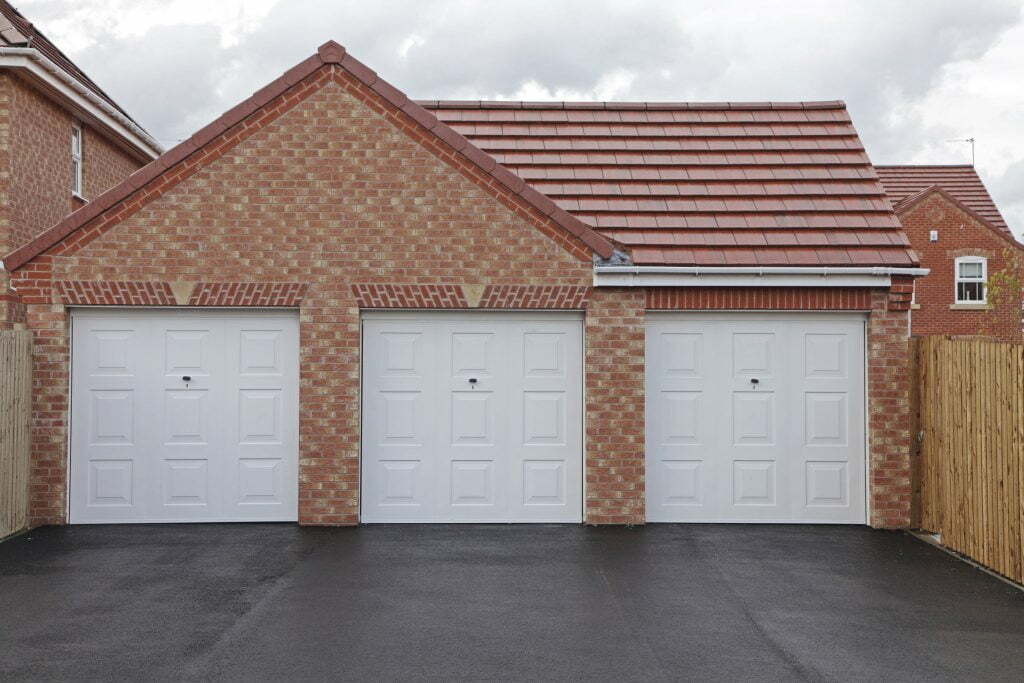 Basic Types of Garage Doors 4 Basic Types of Garage Doors 2
