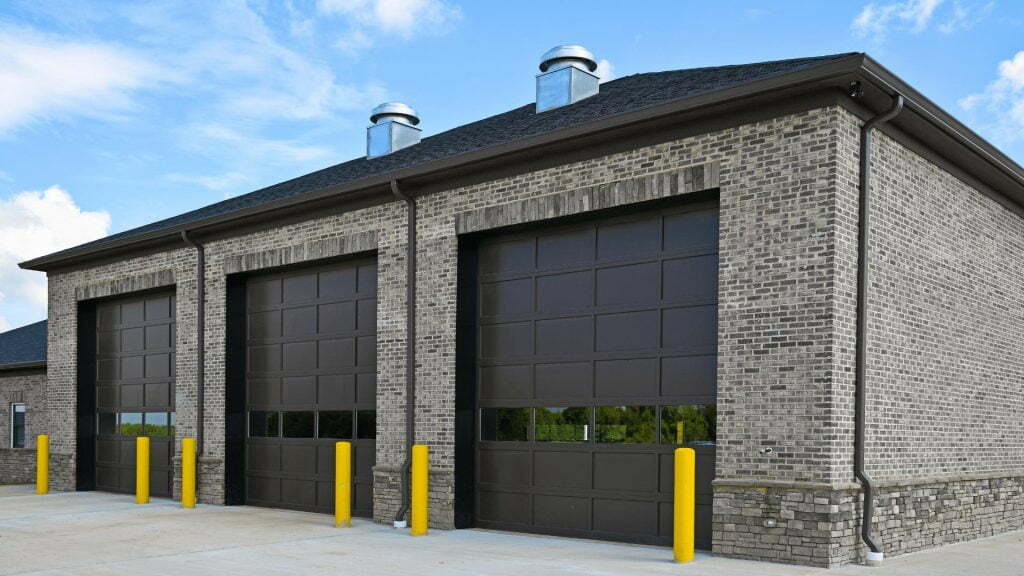 Commercial garage door